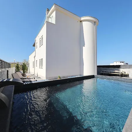 Stanic Villa *