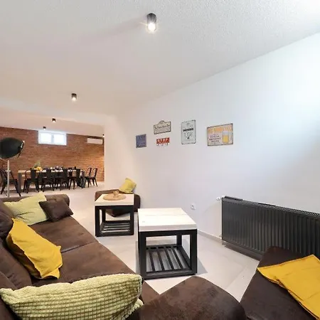 Stanic Villa *