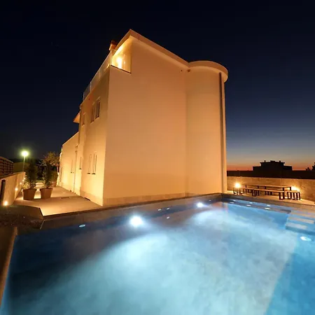 Stanic Villa *